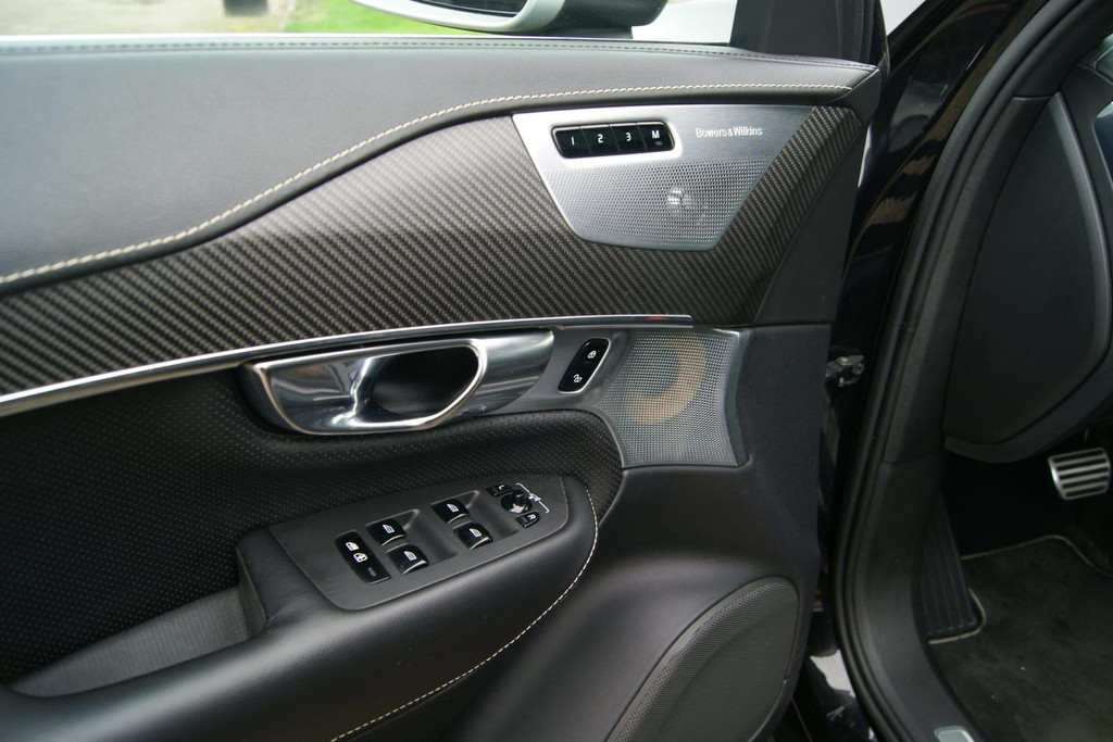 37091370-24.jpg