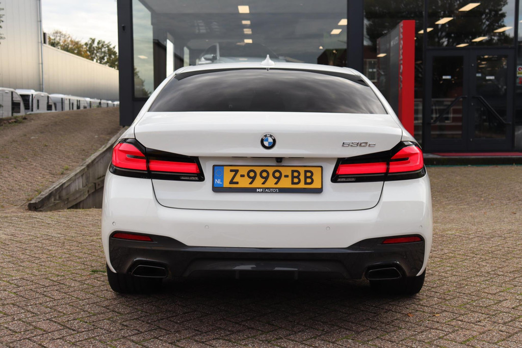 38795085-6.jpg