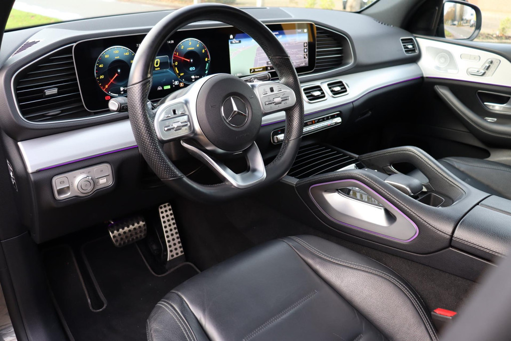 41688663-10.jpg